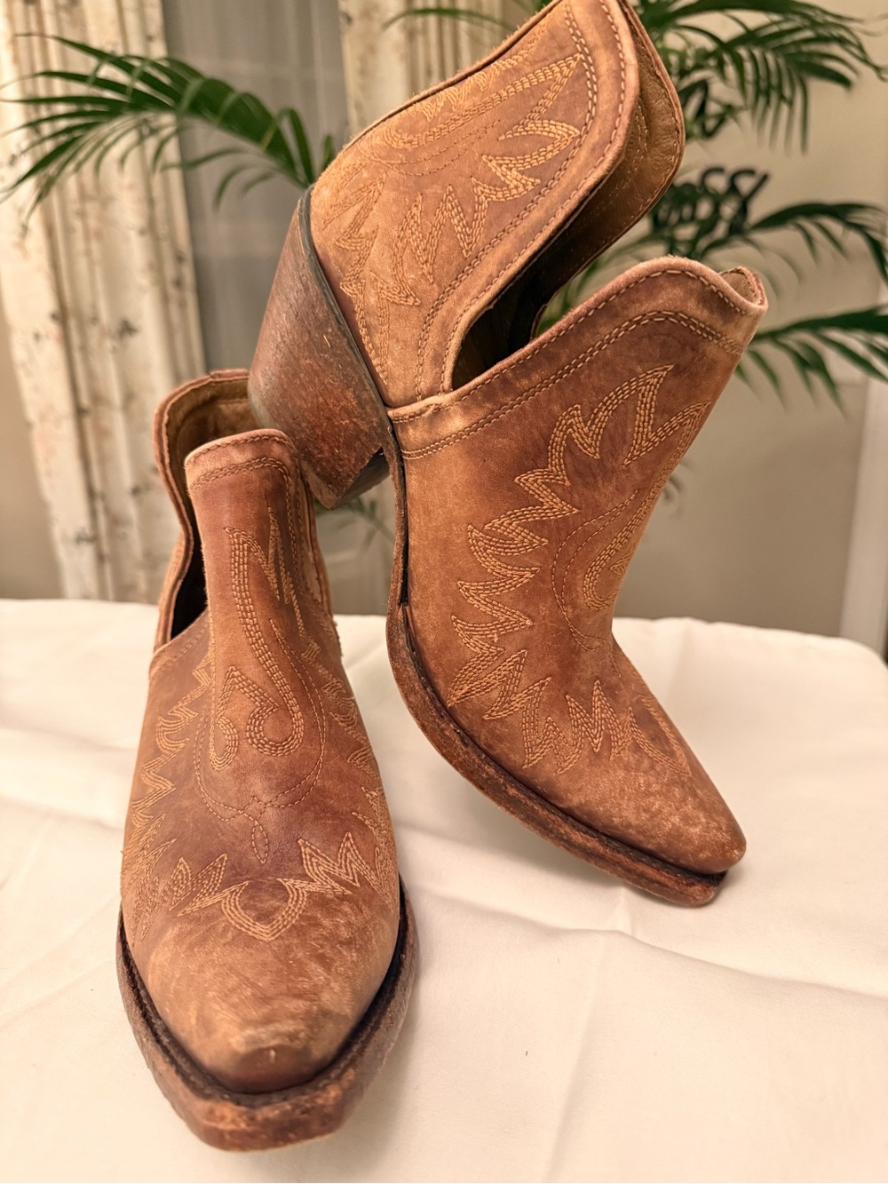 Ariat Women’s Dixon Naturally Distressed Leather Boots